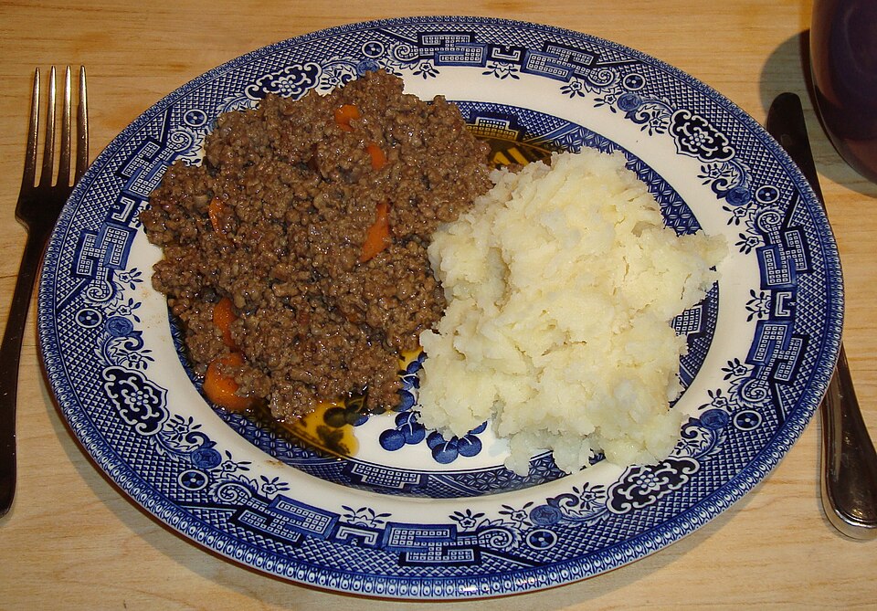 A plate of savoury mince with mashed potatoes