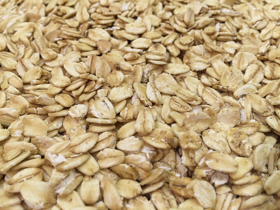 Rolled oats, ready for toasting