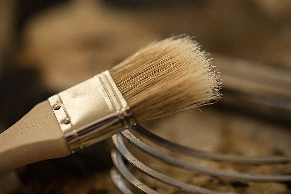 A natural-bristle pastry brush