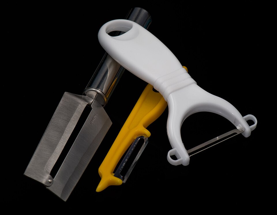 Swivel and Y-shaped vegetable peelers