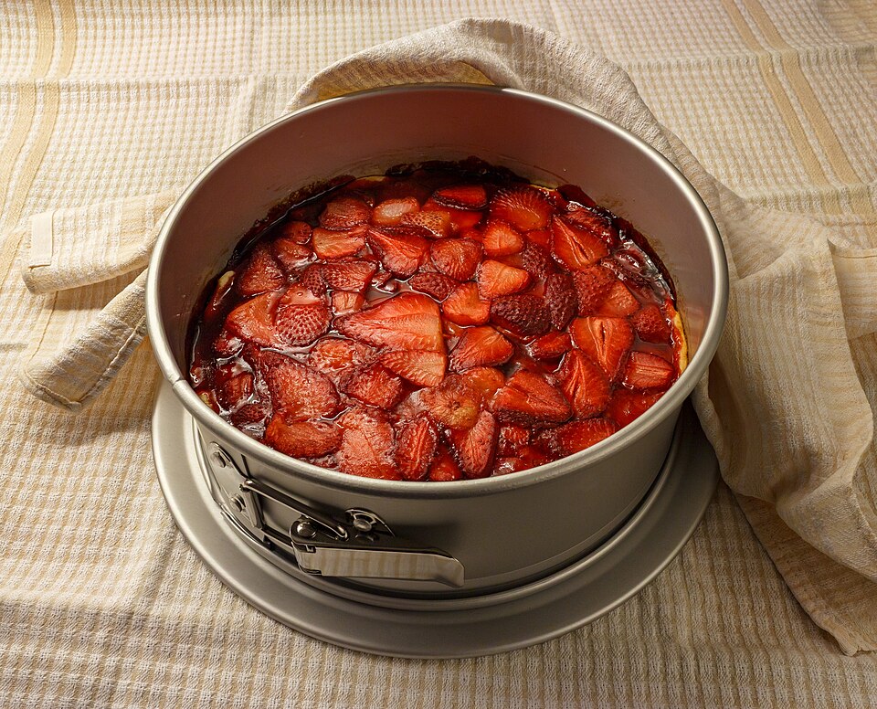 A strawberry pie in a springform tin